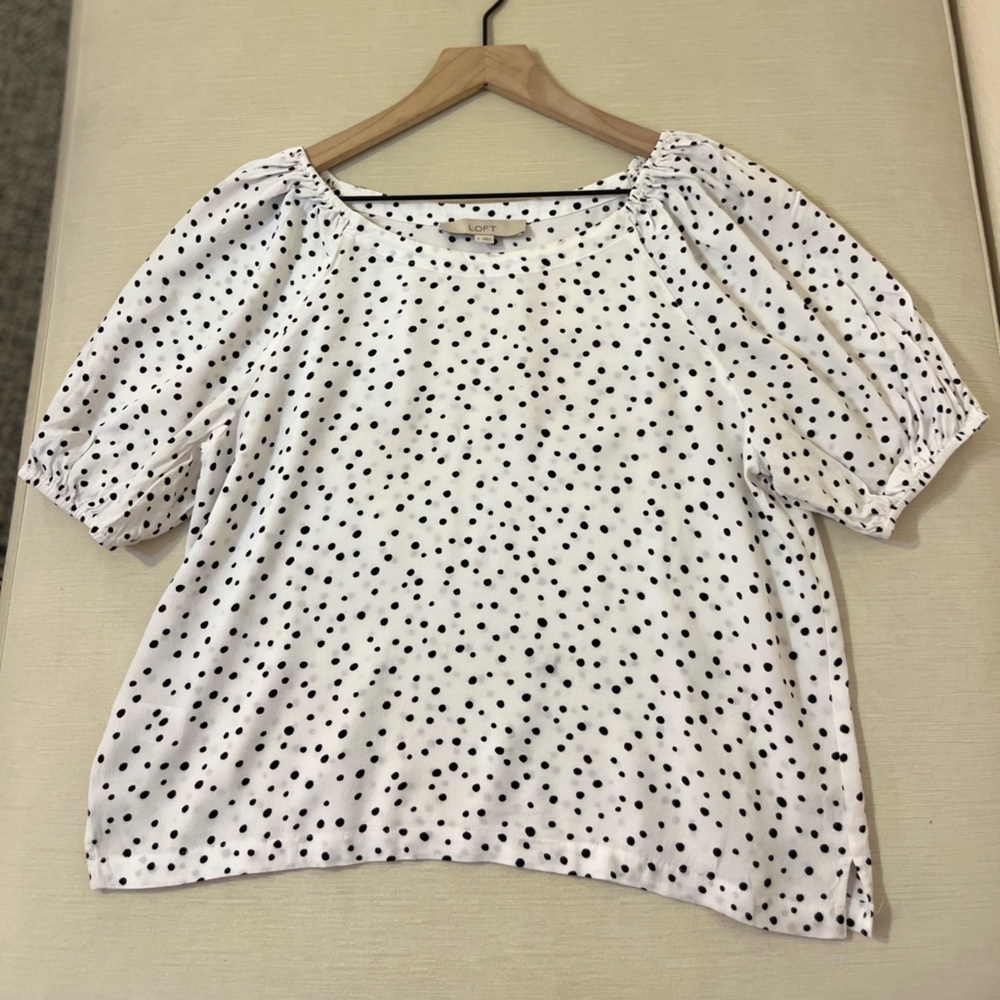 Loft Blouse - Women’s Small White - Black Dot Office